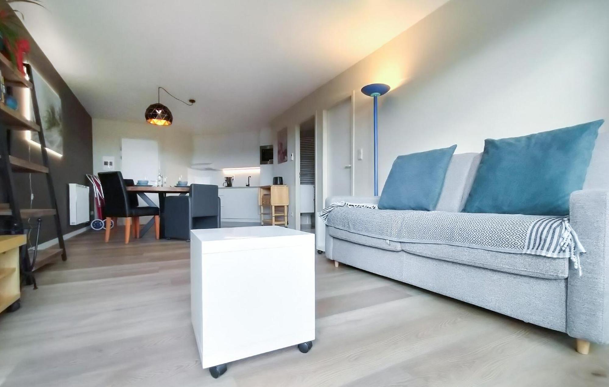 1 Bedroom Stunning In Appartement Oostende